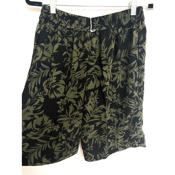 NWT Chelsea28 Pleated Jungle Leaf Long Shorts - Picture 7 of 9